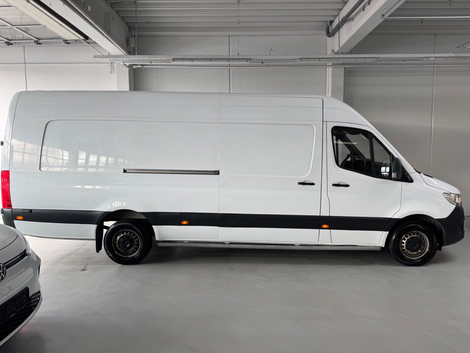Hvid Mercedes Sprinter 317 fra 2021