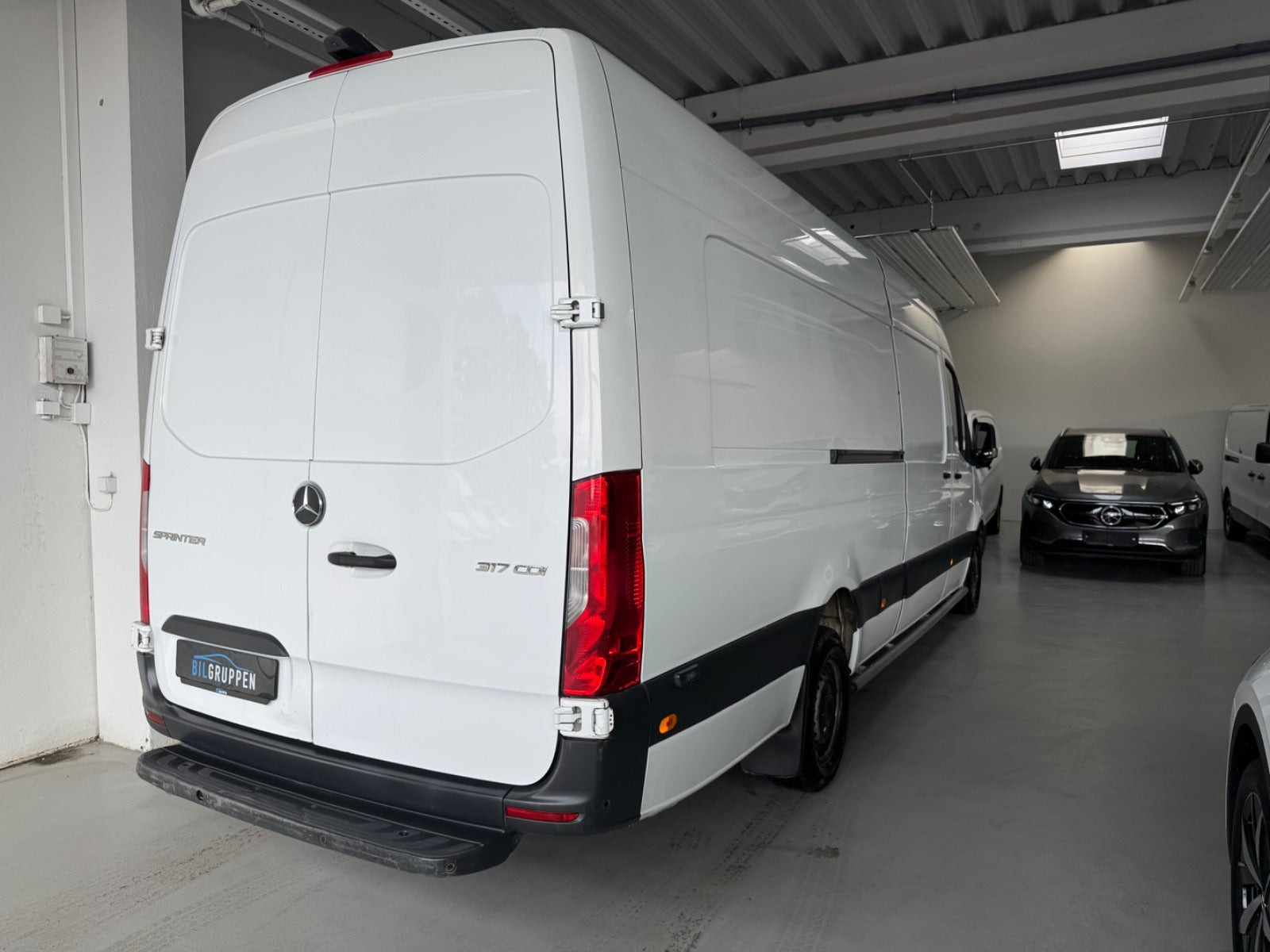 Hvid Mercedes Sprinter 317 fra 2021