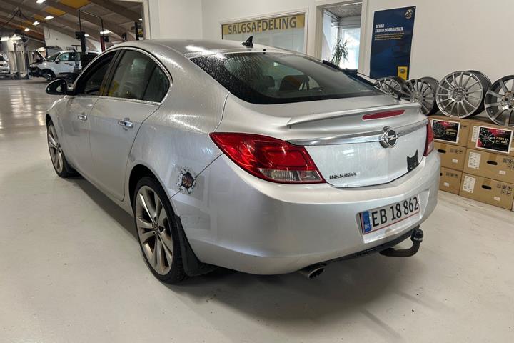 Sølv Opel Insignia fra 2009