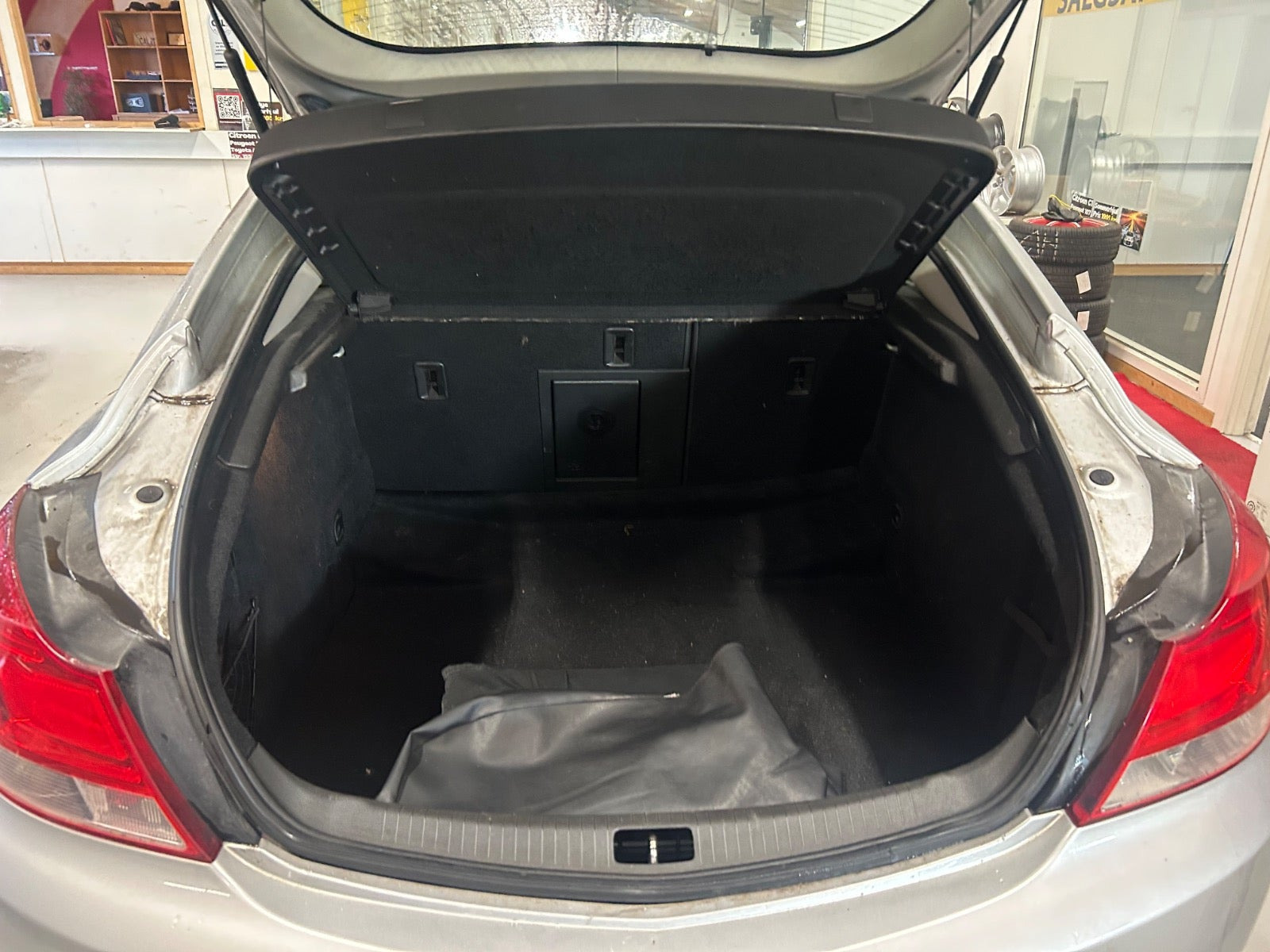 Sølv Opel Insignia fra 2009