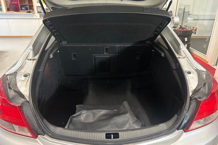 Sølv Opel Insignia fra 2009
