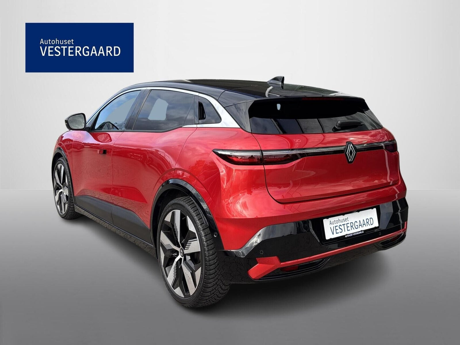 Rød Renault Megane E-Tech fra 2022