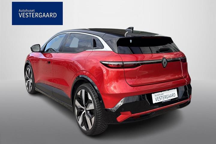 Rød Renault Megane E-Tech fra 2022