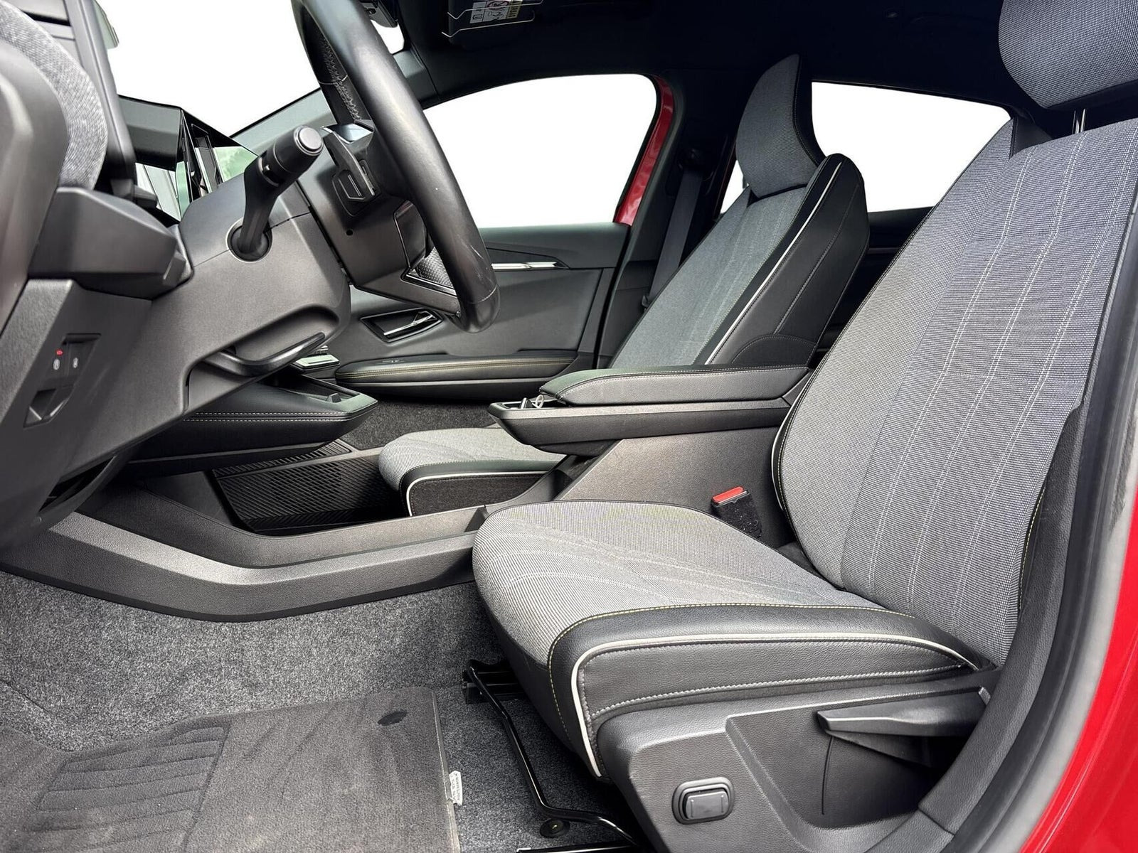 Rød Renault Megane E-Tech fra 2022