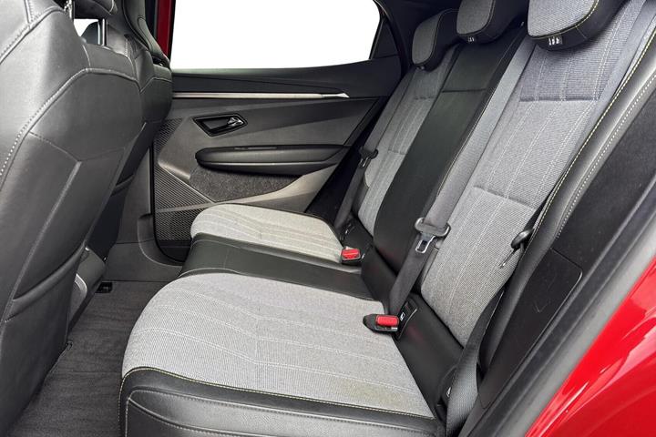 Rød Renault Megane E-Tech fra 2022
