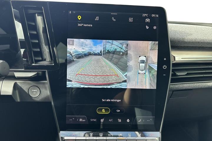 Rød Renault Megane E-Tech fra 2022
