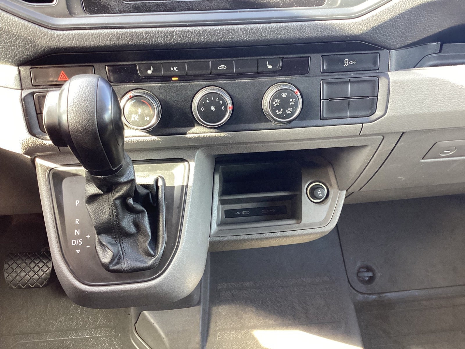 Brun VW Crafter 35 fra 2021