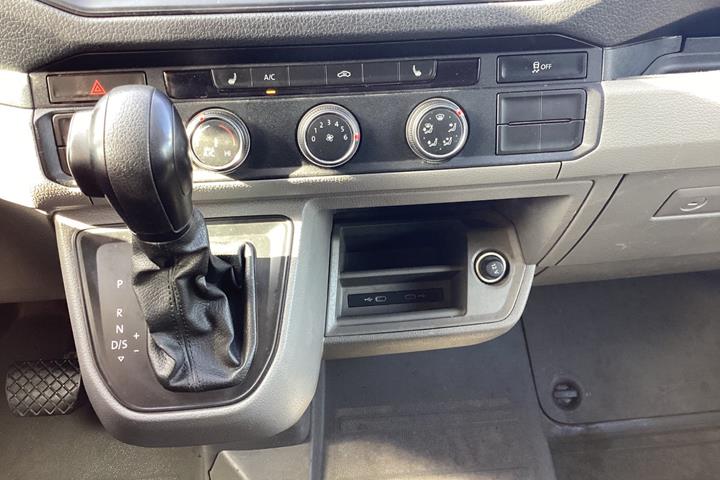 Brun VW Crafter 35 fra 2021