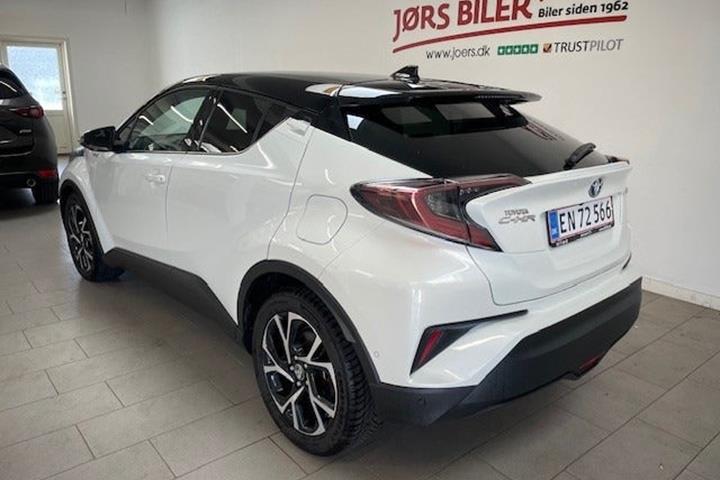 Hvid Toyota C-HR fra 2019