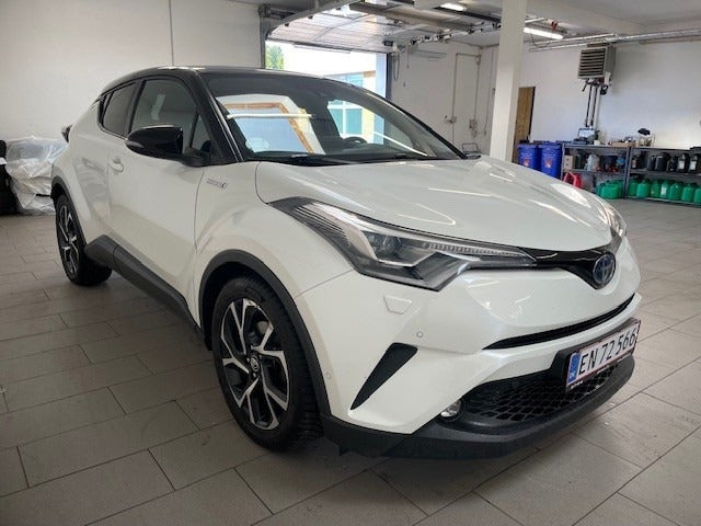 Hvid Toyota C-HR fra 2019