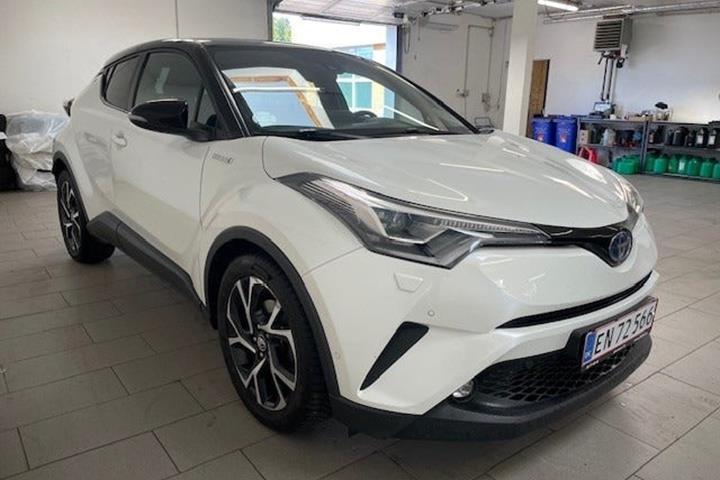 Hvid Toyota C-HR fra 2019