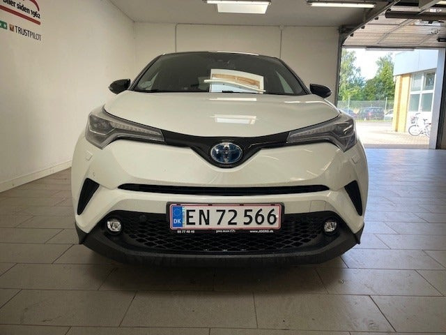 Hvid Toyota C-HR fra 2019