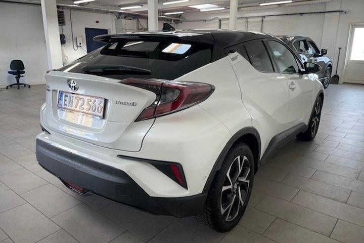 Hvid Toyota C-HR fra 2019