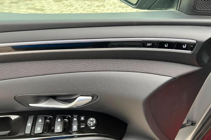 Grå Hyundai Tucson fra 2022