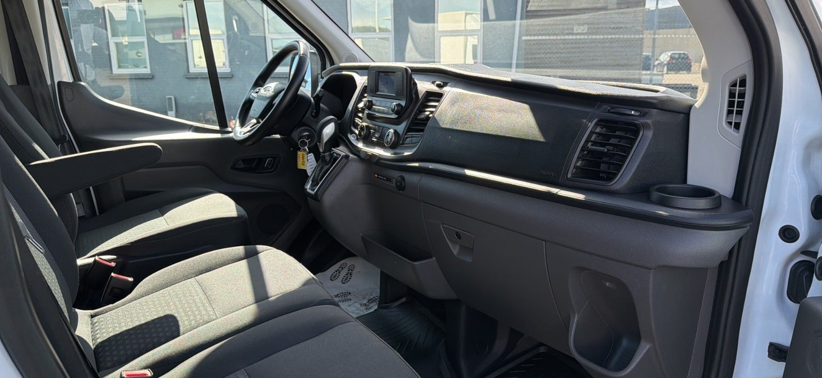 Hvid Ford Transit 350 L3 Chassis fra 2023