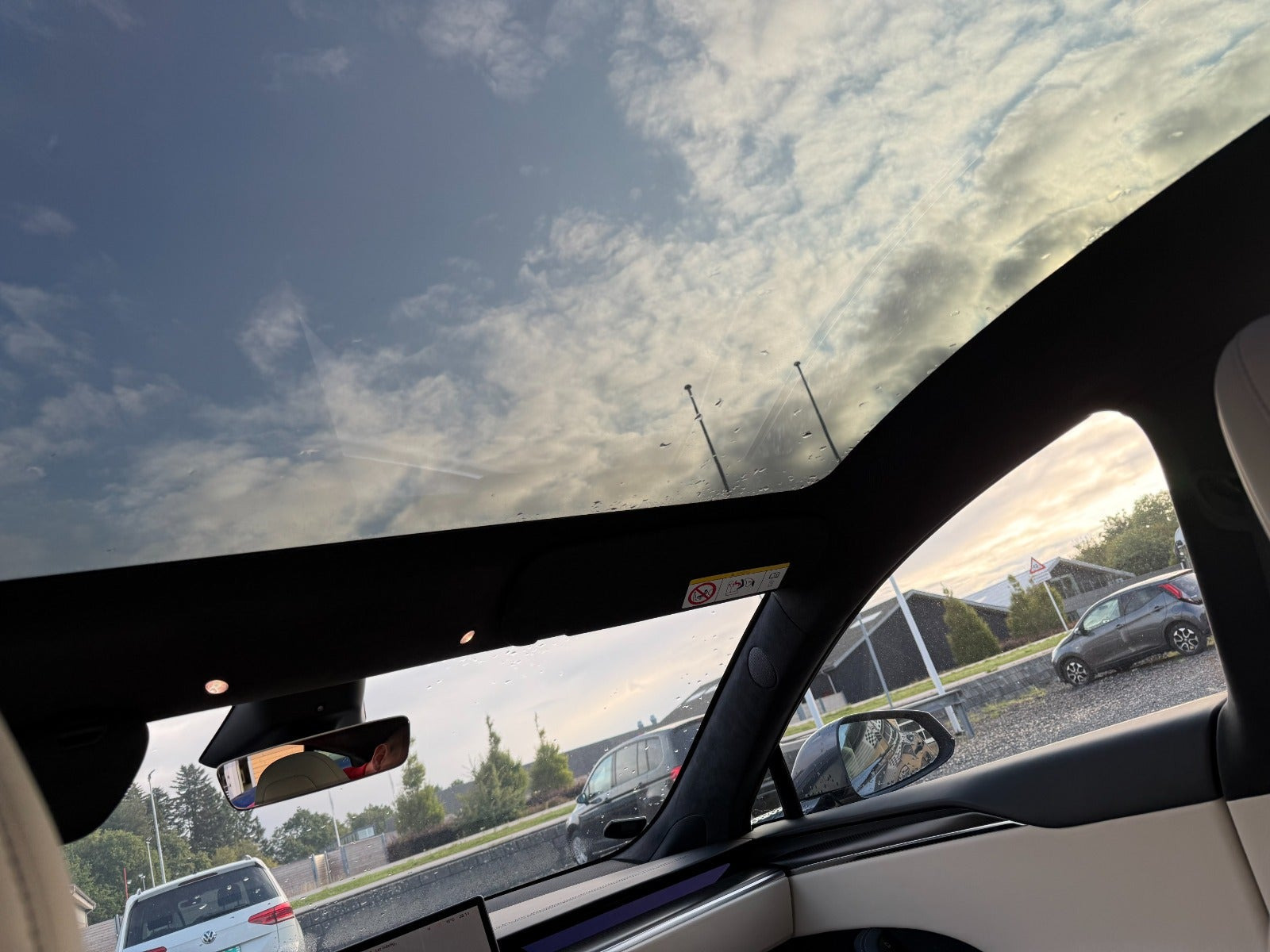 Grå Tesla Model S fra 2023