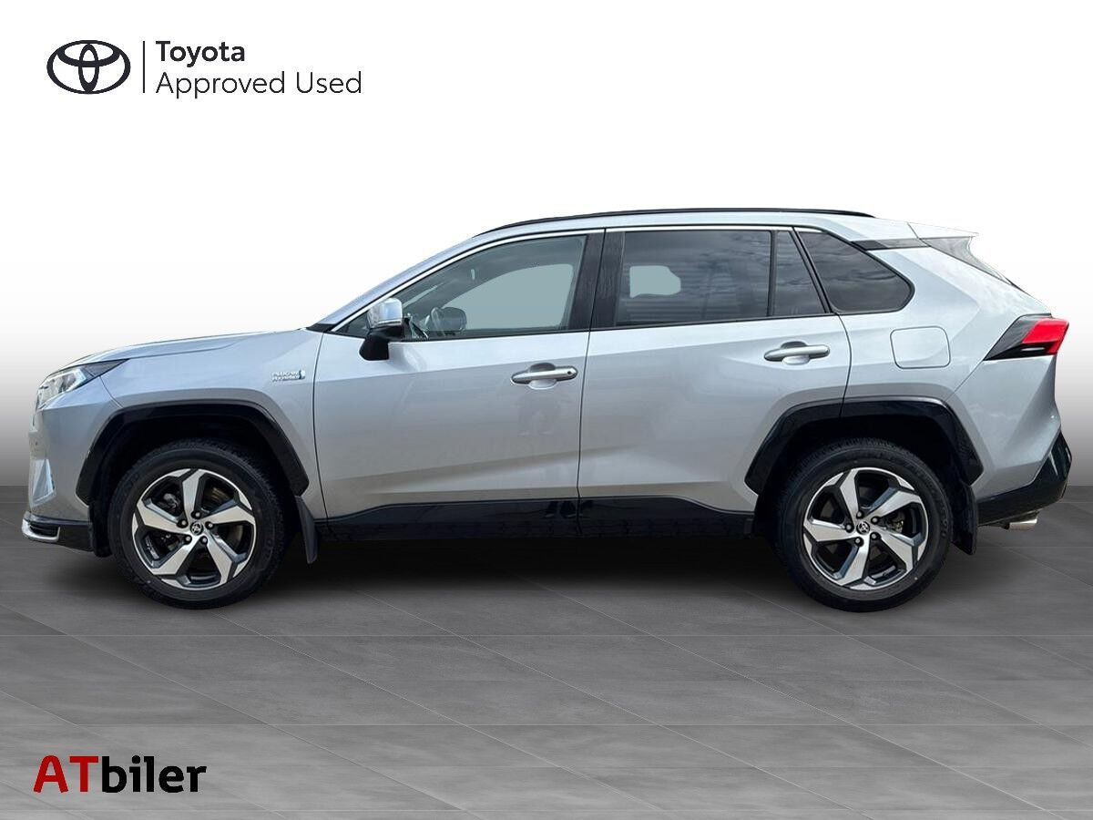 Sølv Toyota RAV4 Plug-in fra 2021