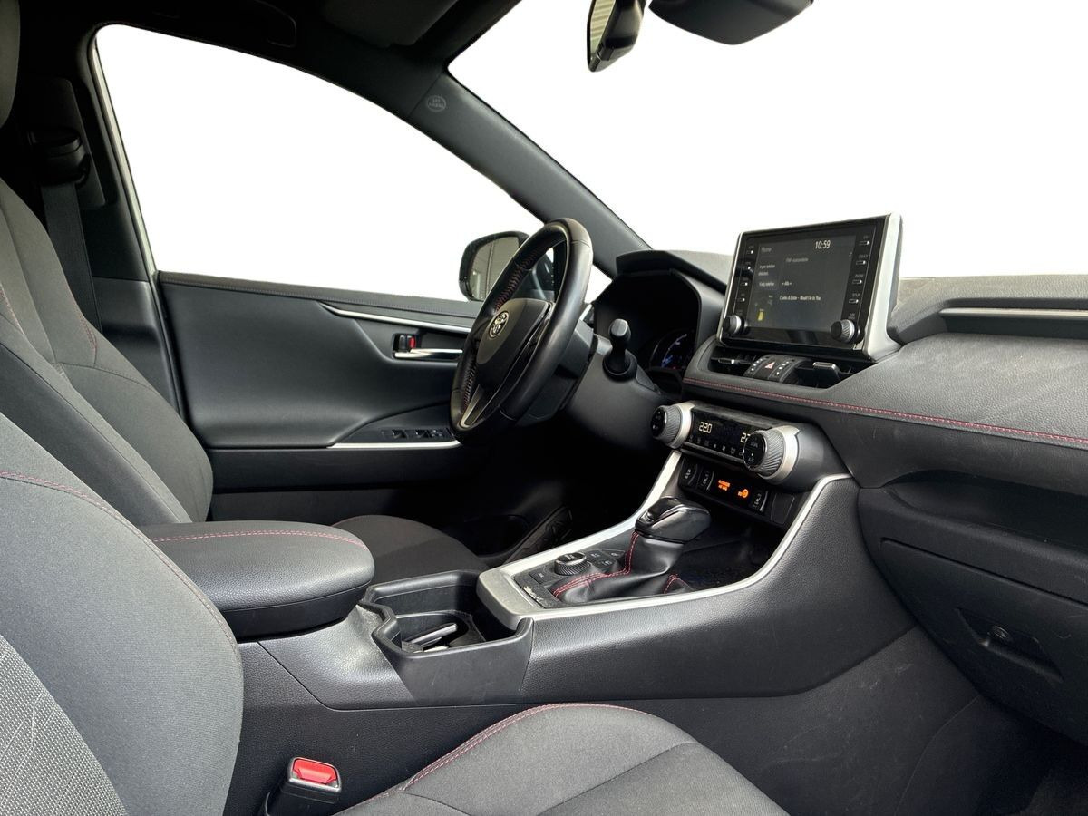 Sølv Toyota RAV4 Plug-in fra 2021