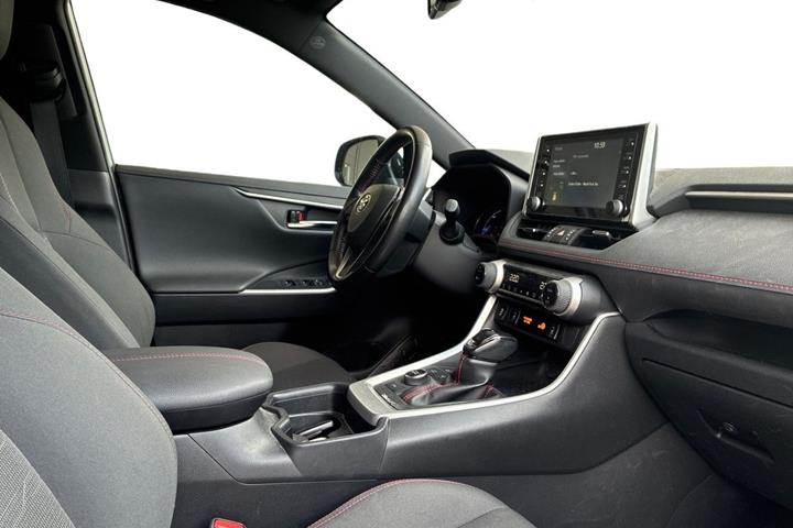 Sølv Toyota RAV4 Plug-in fra 2021