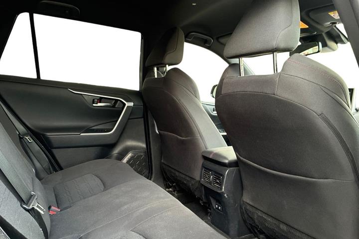 Sølv Toyota RAV4 Plug-in fra 2021