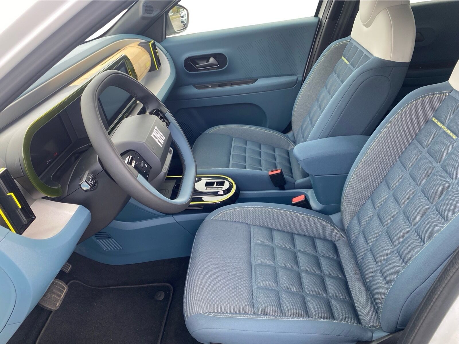 Hvid Fiat Grande Panda fra 2025