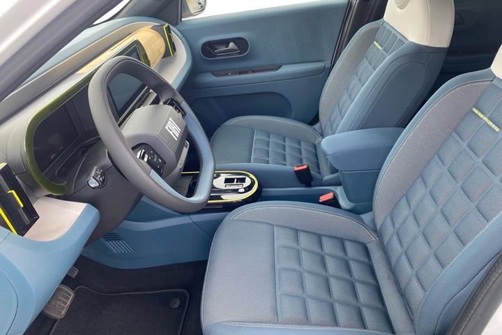 Hvid Fiat Grande Panda fra 2025