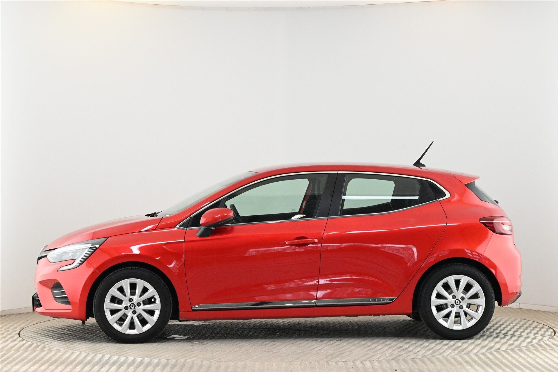 Rød Renault Clio fra 2022