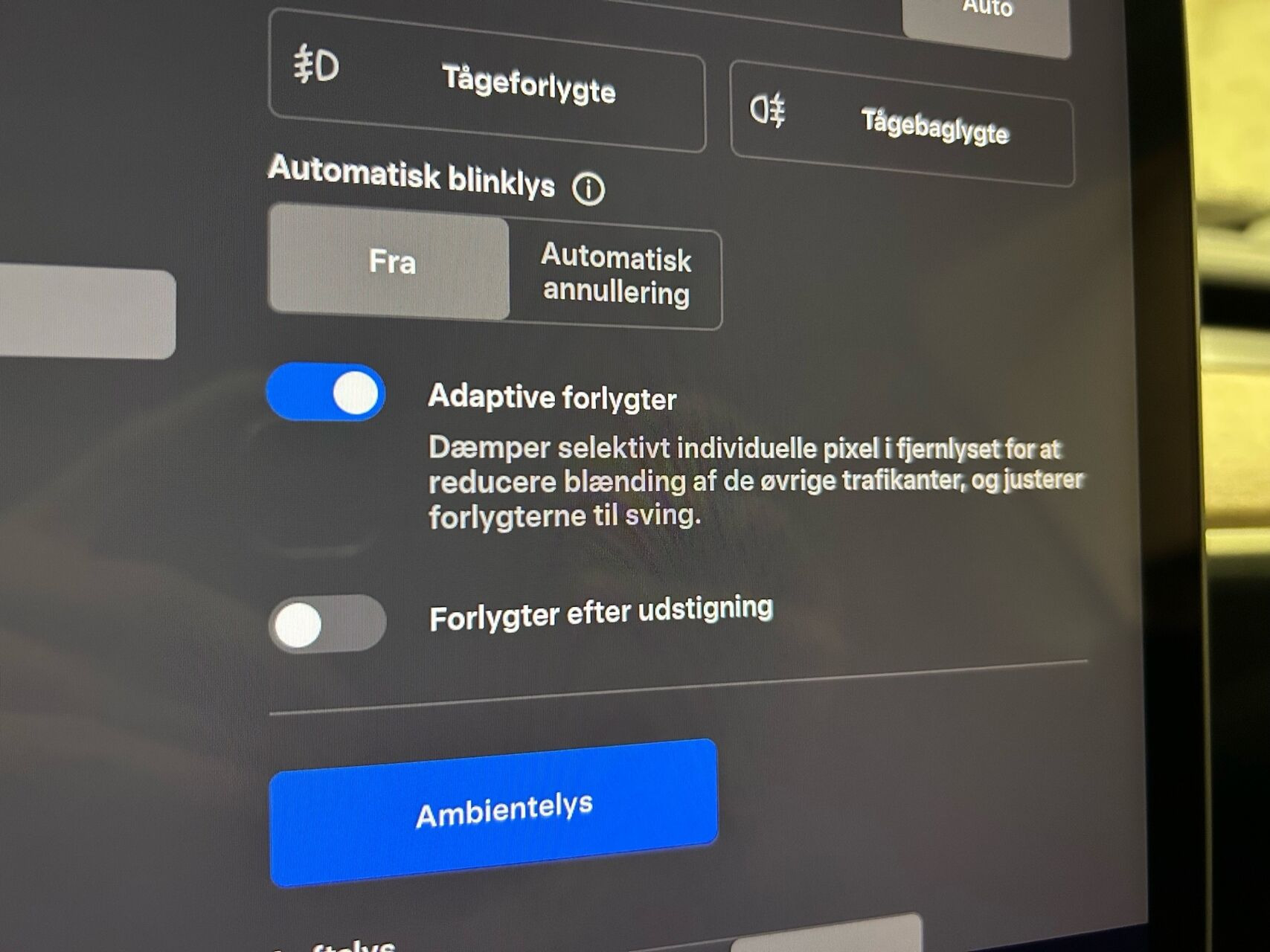 Sort Tesla Model Y fra 2023
