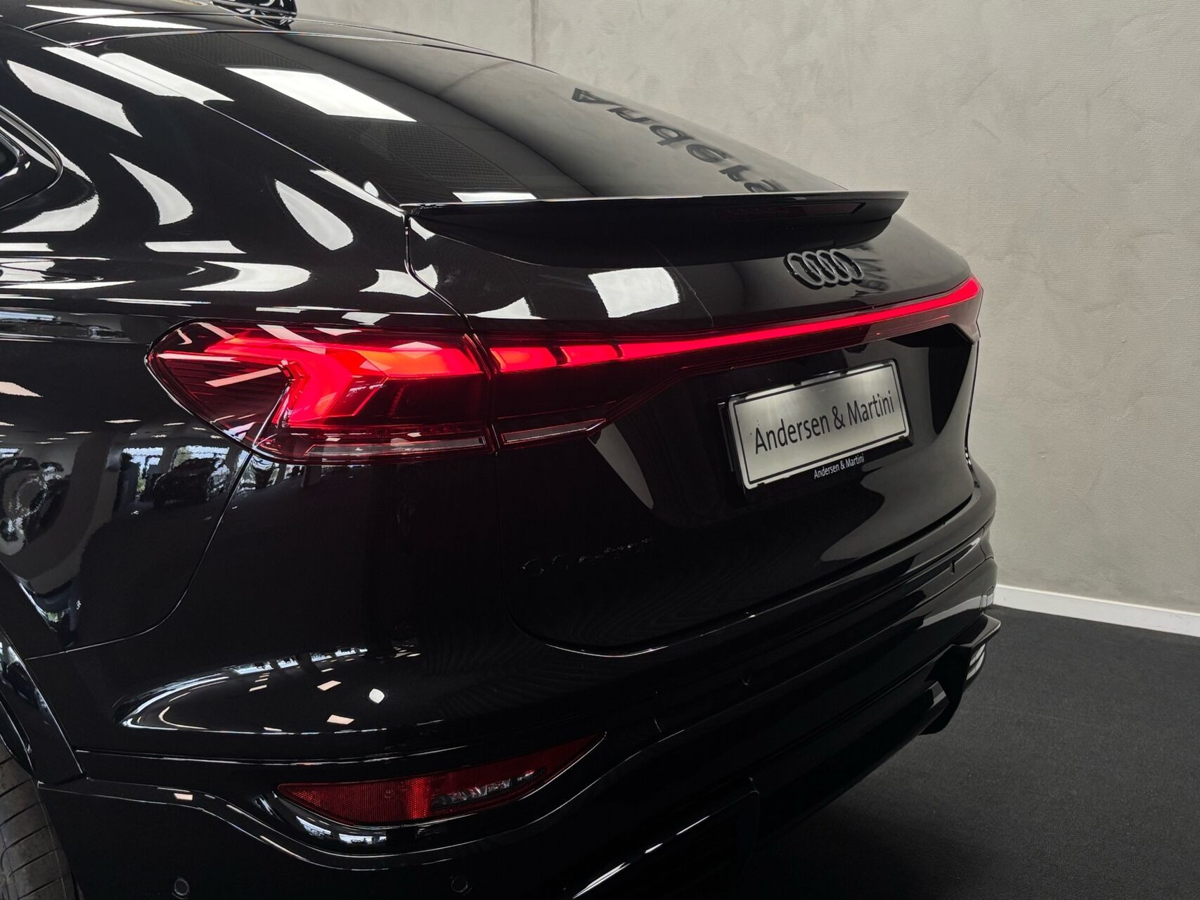 Sort Audi Q6 fra 2026