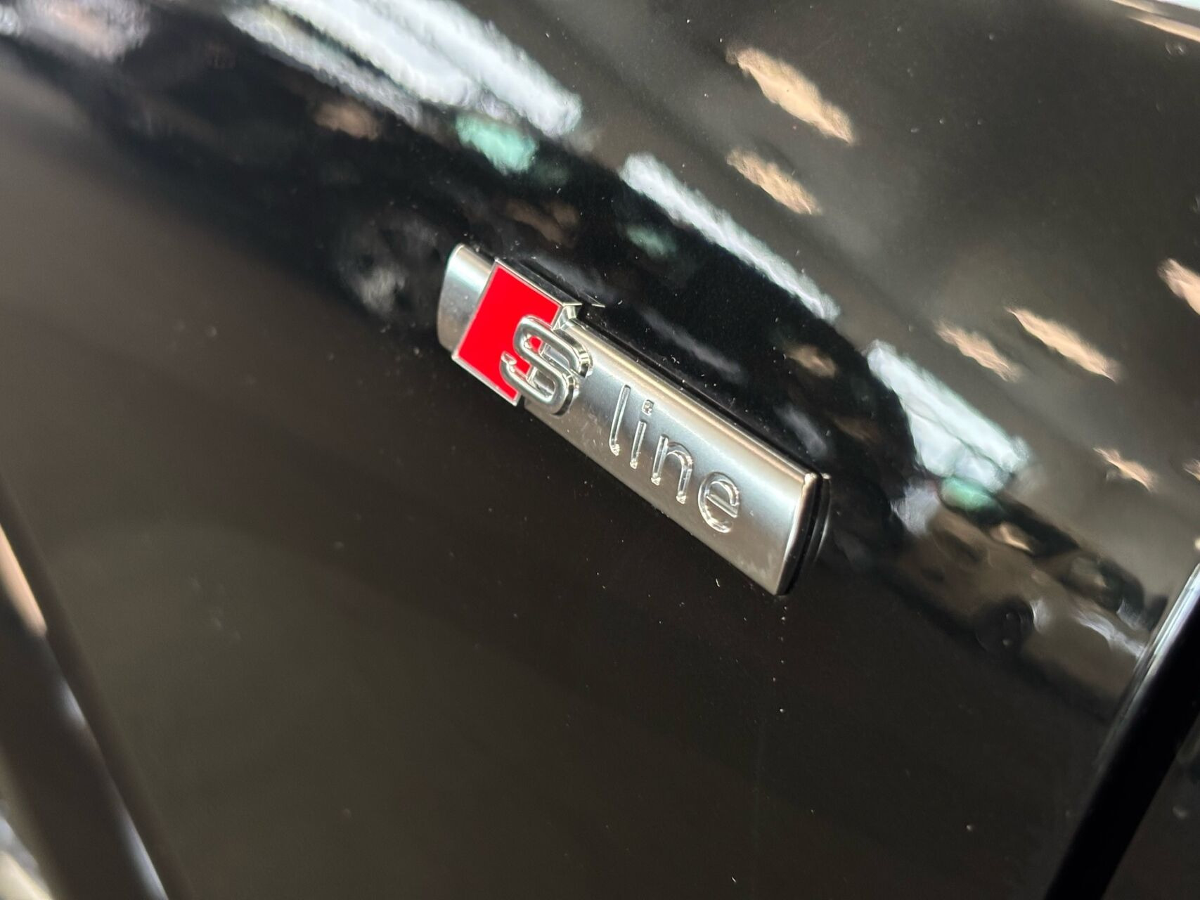 Sort Audi Q6 fra 2026