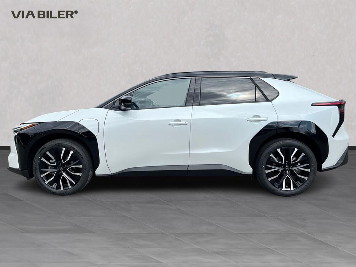 Hvid Toyota BZ4X fra 2026