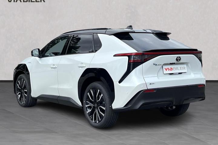 Hvid Toyota BZ4X fra 2026