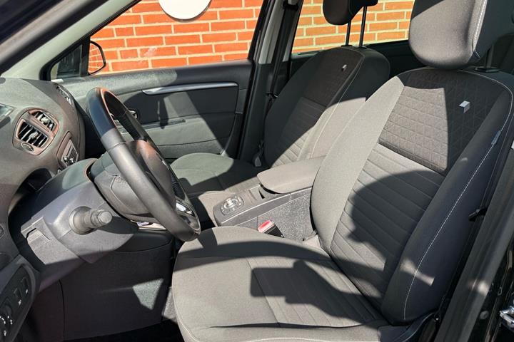 Sort Renault Grand Scénic fra 2015
