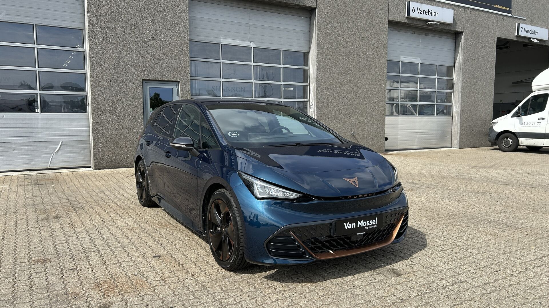 Blå Cupra Born fra 2024