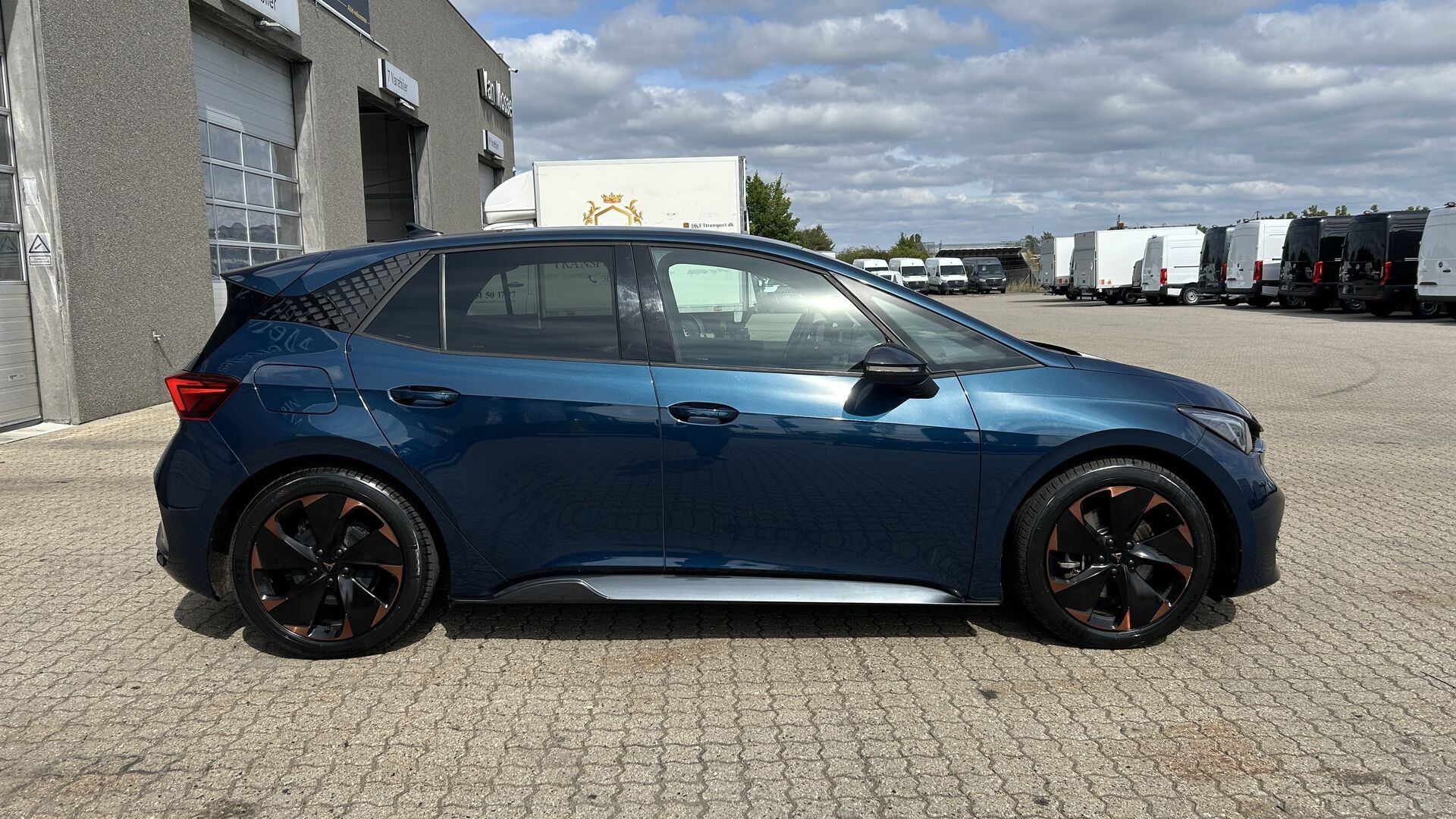 Blå Cupra Born fra 2024