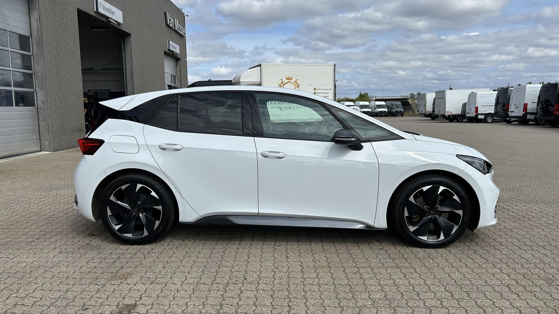Hvid Cupra Born fra 2023