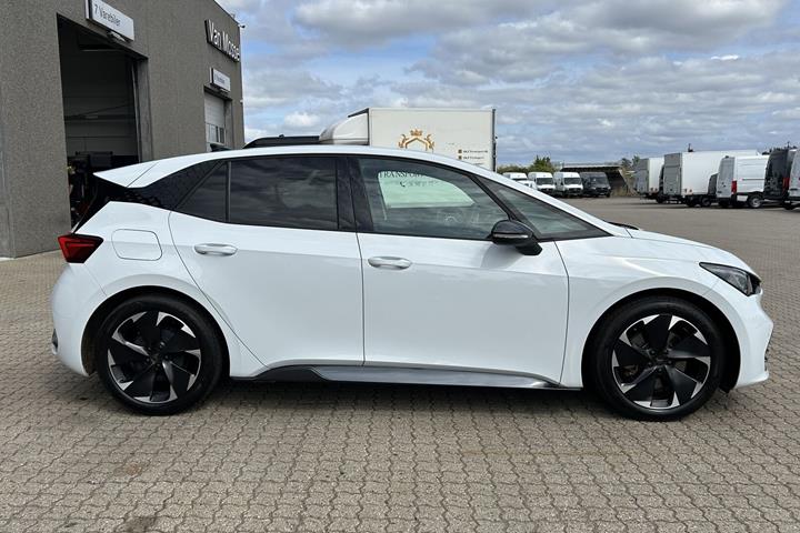 Hvid Cupra Born fra 2023