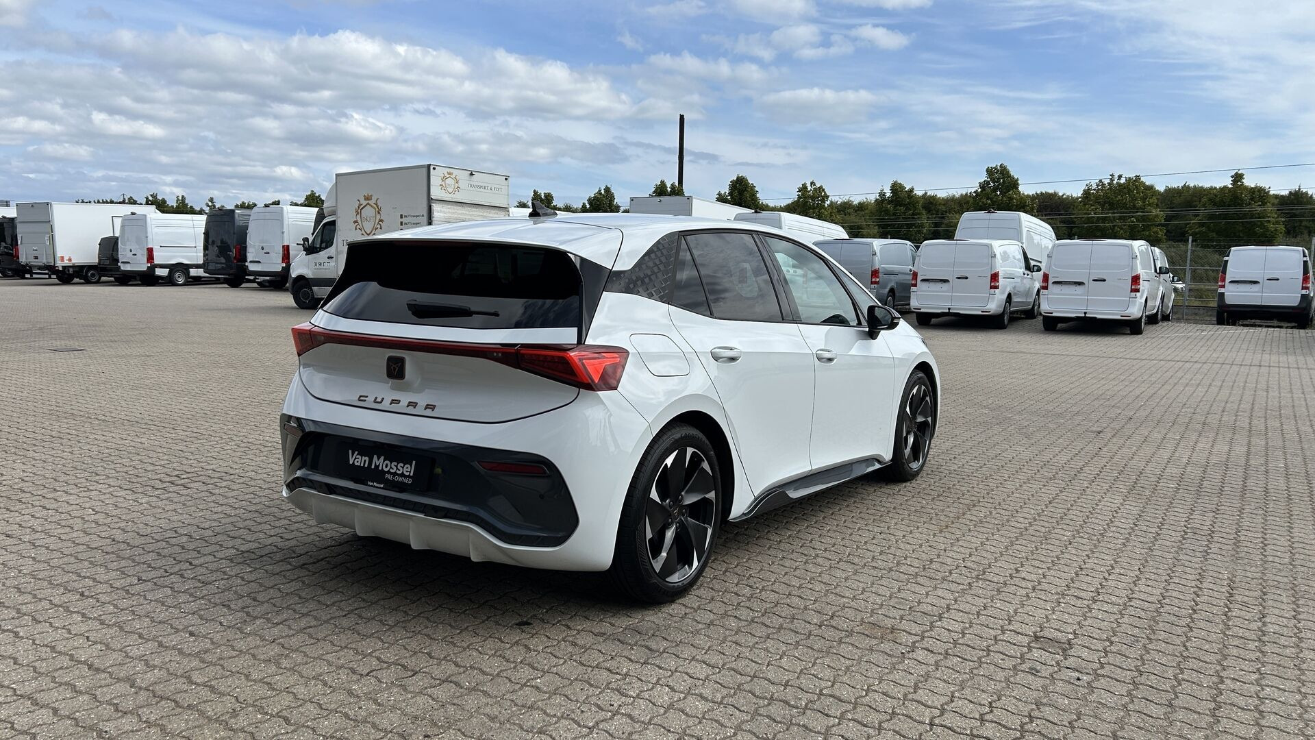 Hvid Cupra Born fra 2023