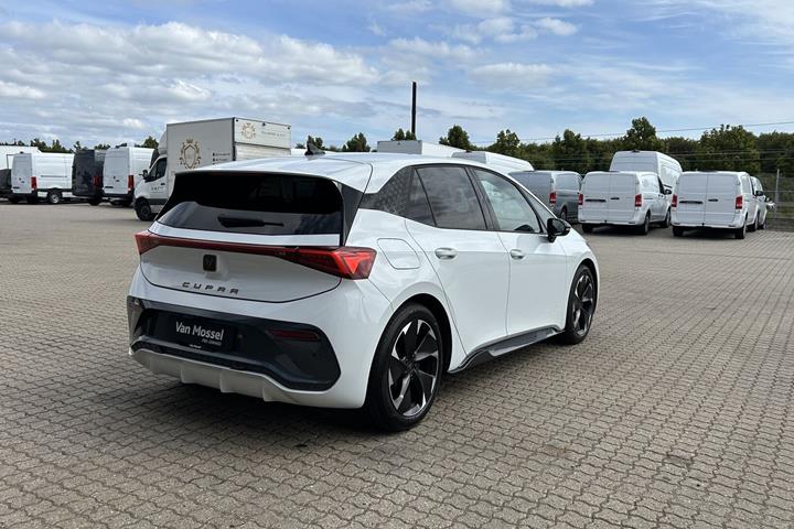 Hvid Cupra Born fra 2023