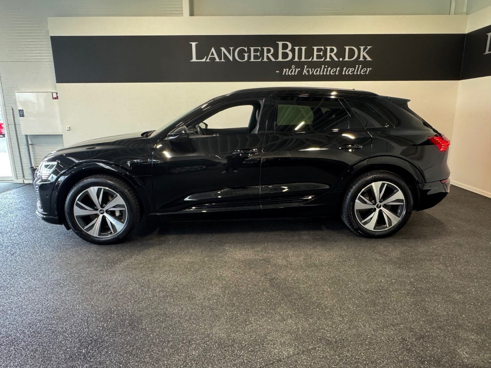 Sort Audi Q8 e-tron fra 2024