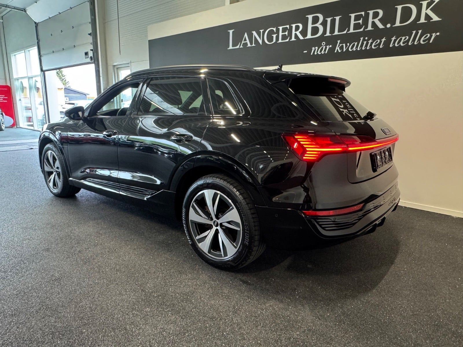 Sort Audi Q8 e-tron fra 2024