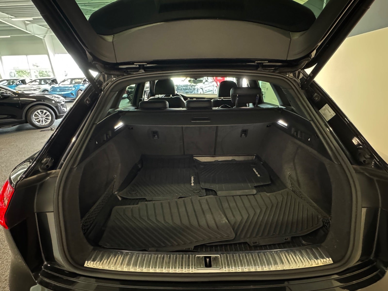 Sort Audi Q8 e-tron fra 2024