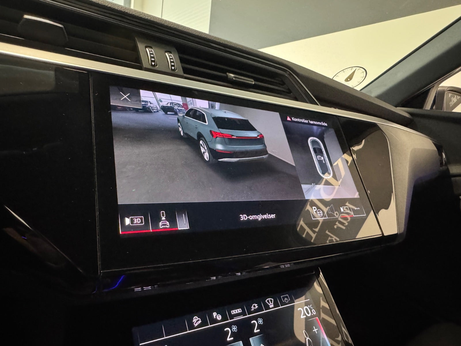 Sort Audi Q8 e-tron fra 2024
