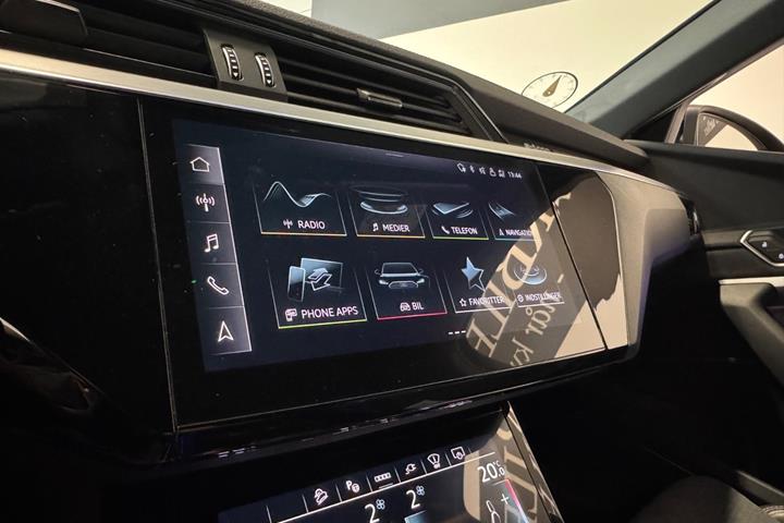 Sort Audi Q8 e-tron fra 2024