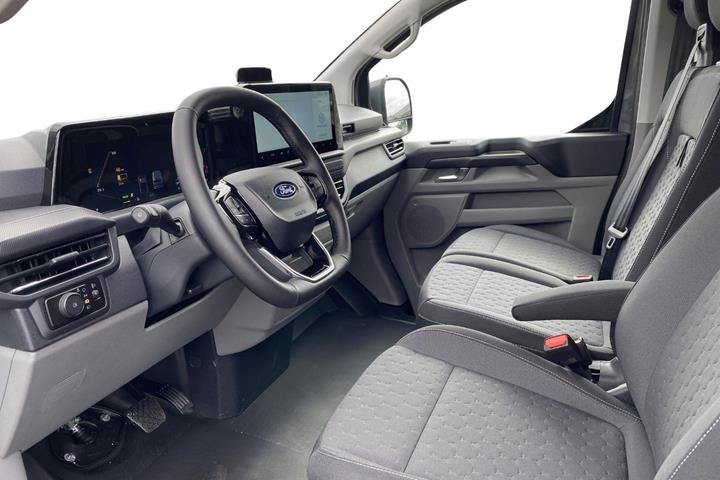 Grå Ford E-Transit Custom 320 L1 fra 2026