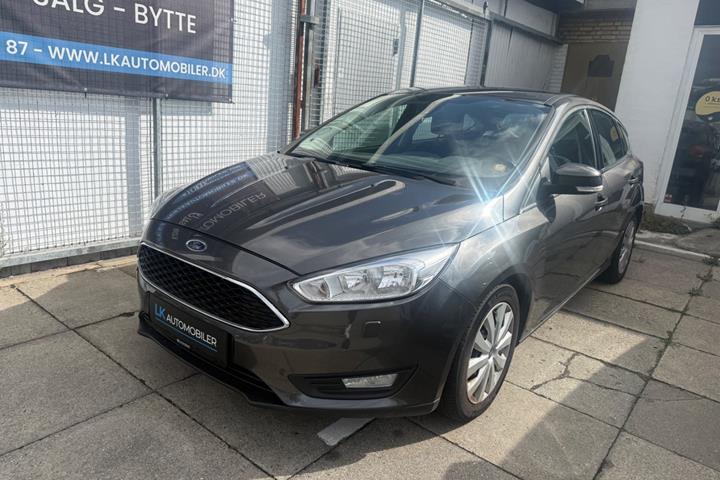 Grå Ford Focus fra 2016