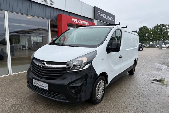Hvid Opel Vivaro fra 2018