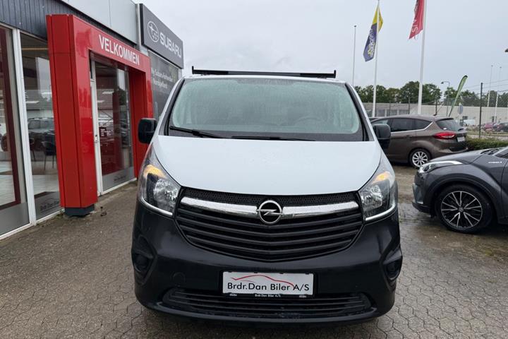 Hvid Opel Vivaro fra 2018