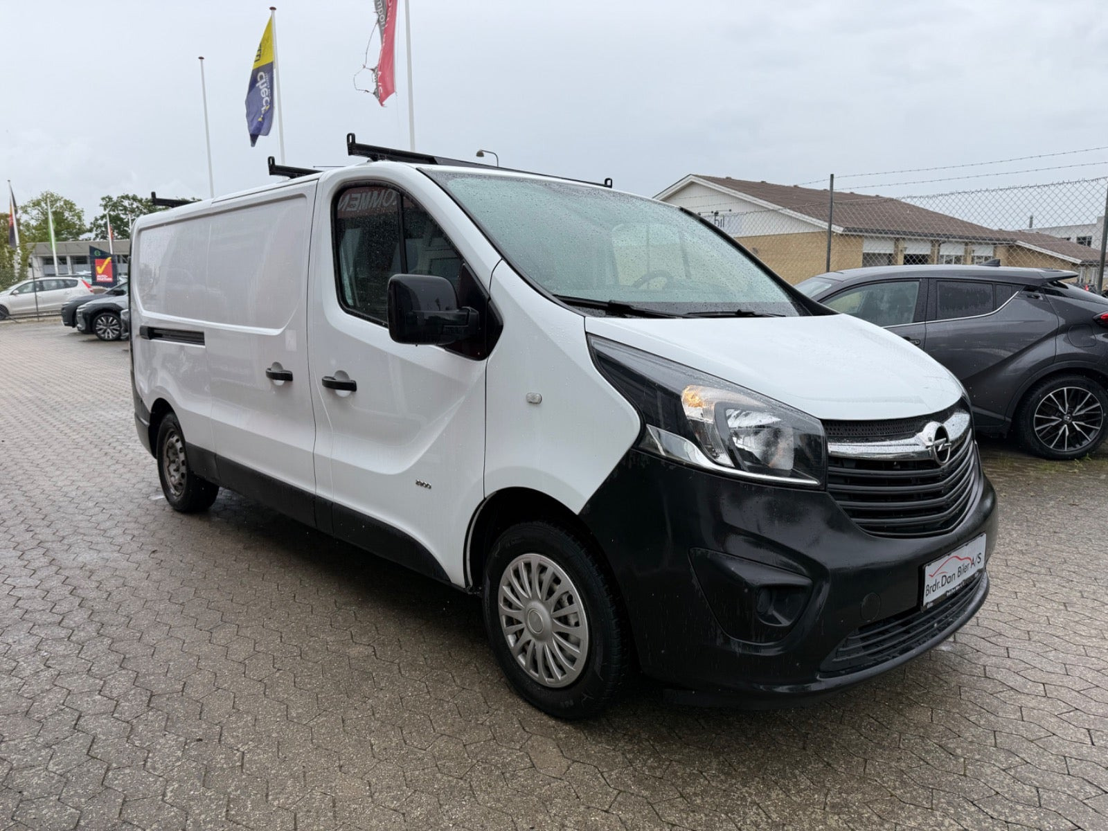 Hvid Opel Vivaro fra 2018