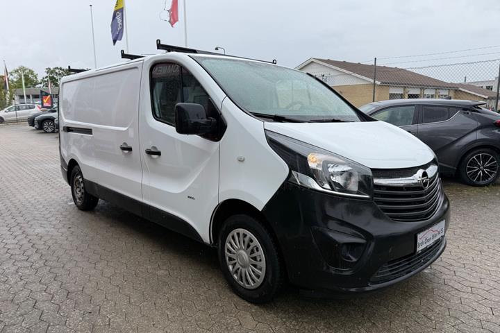 Hvid Opel Vivaro fra 2018